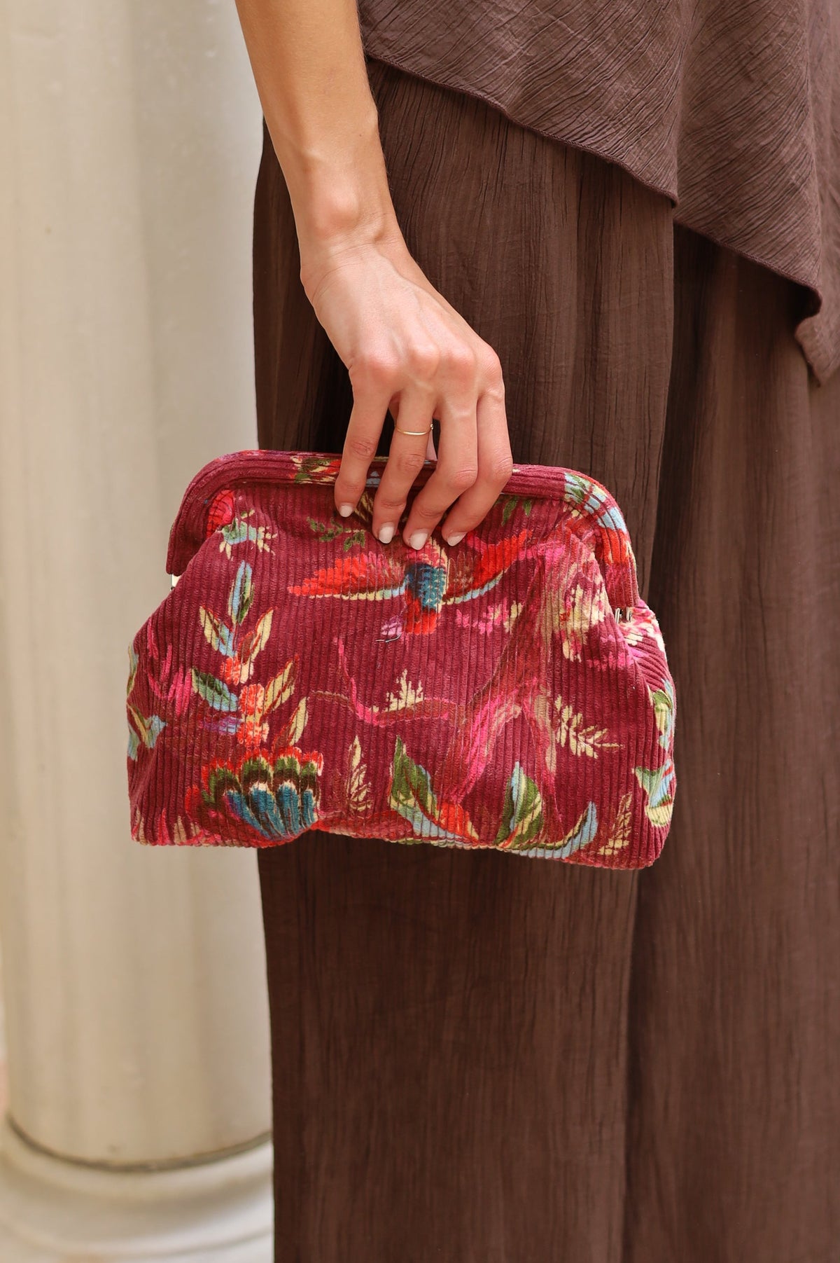 CARTERA TERCIOPELO FRESA