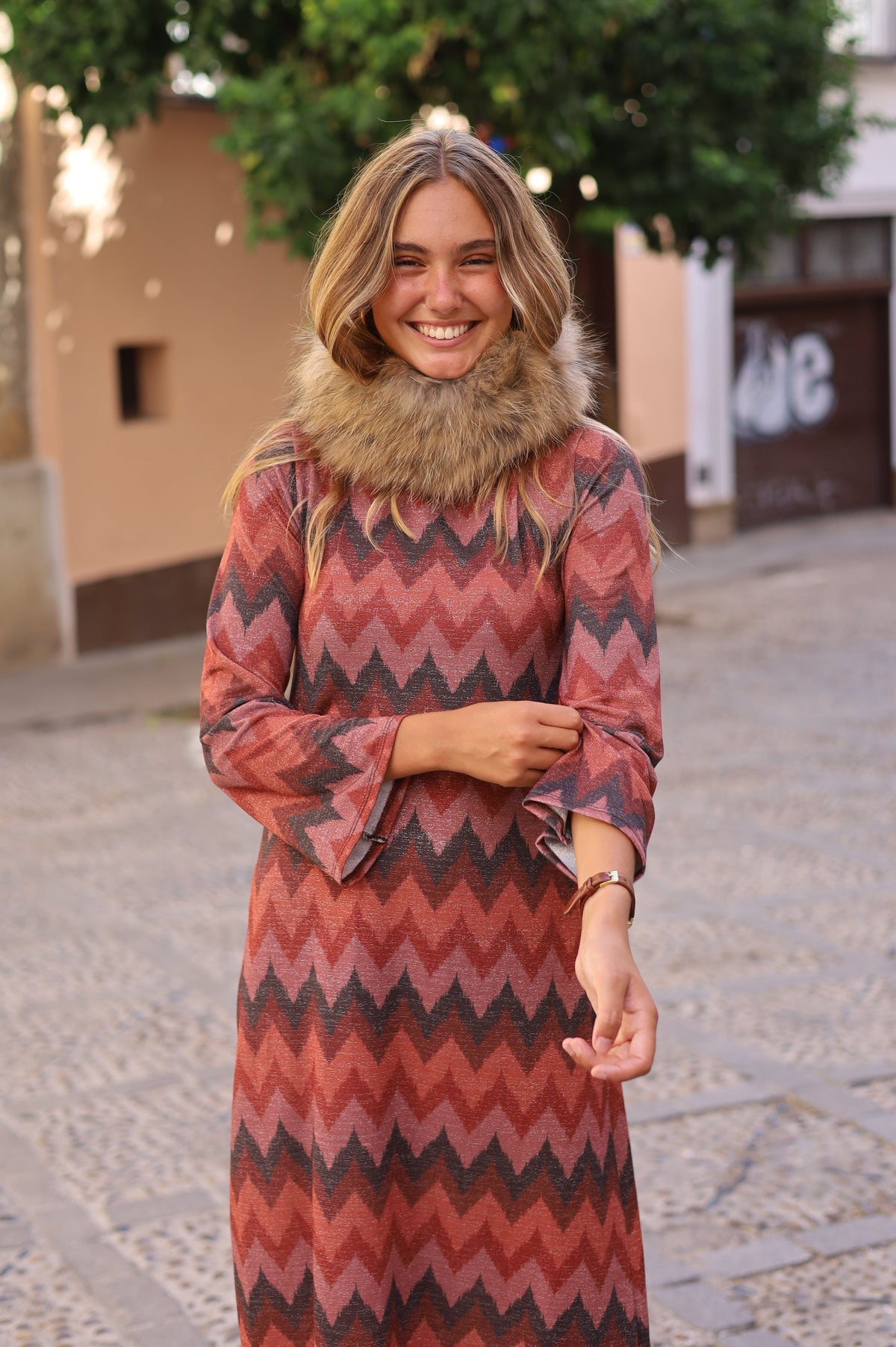 VESTIDO ZIGZAG LUREX TIERRA