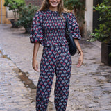 PANTALÓN FLOR ROJA