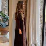 ABRIGO TERCIOPELO VOLANTES BURDEOS