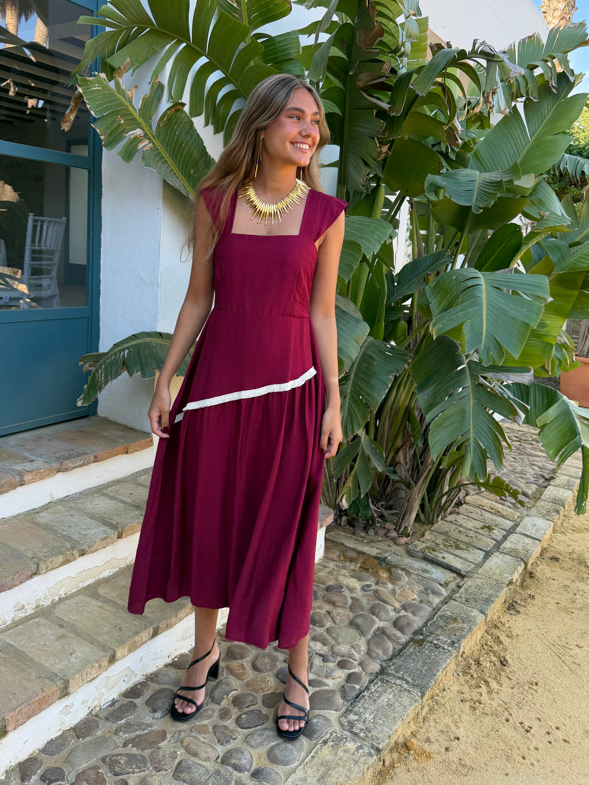 VESTIDO ADE FLECOS FRESA