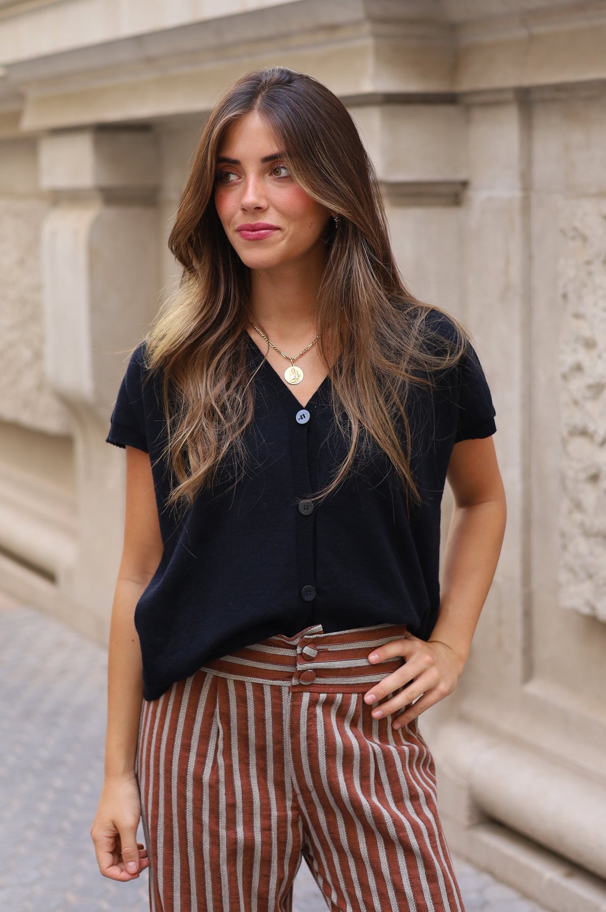 CHAQUETA MANGA CORTA NEGRA