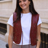 CHALECO TACHUELAS BURDEOS