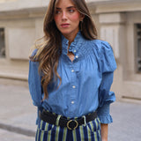 BLUSA CUELLO NIDO DENIM CLARO