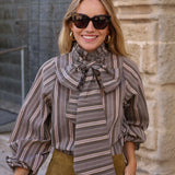 BLUSA LAZO VENECIA TOPO