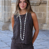 TOP PERFORADO MARRON