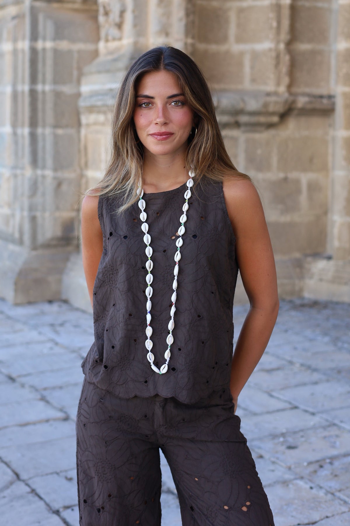 TOP PERFORADO MARRON