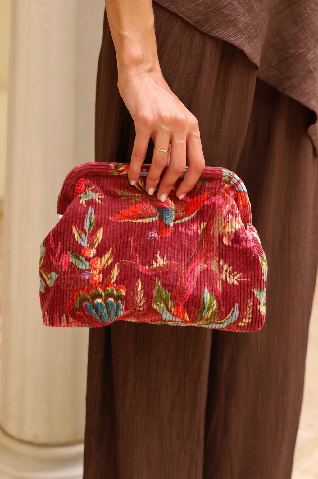 CARTERA TERCIOPELO FRESA