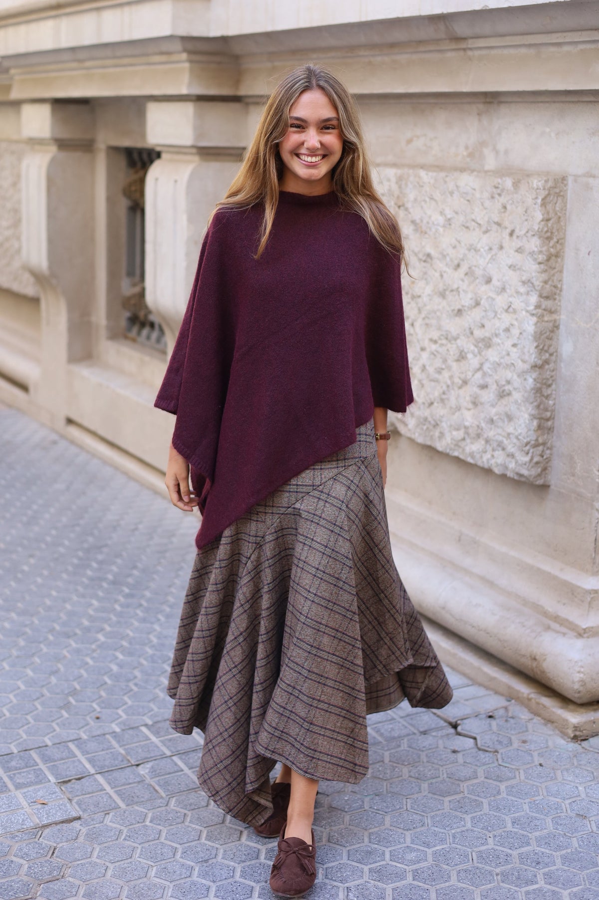 PONCHO ELENA VINO