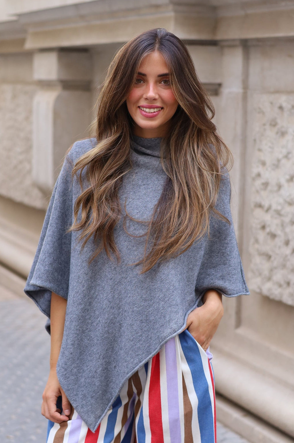 PONCHO MARTA GRIS