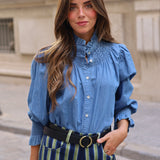 BLUSA CUELLO NIDO DENIM CLARO