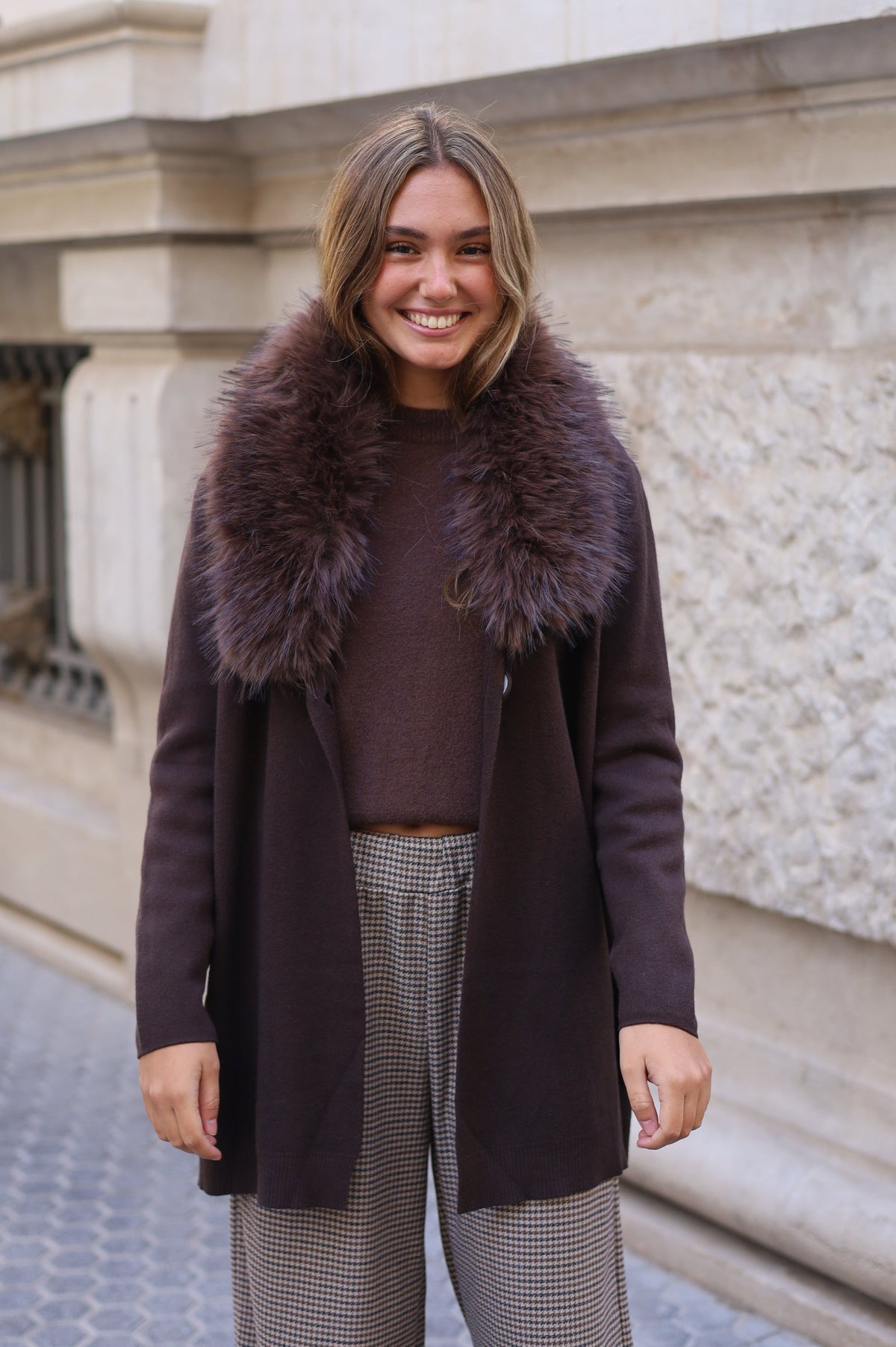 CHAQUETA CUELLO DE PELO MARRÓN