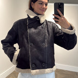 CHAQUETA CON BORREGO NEGRA