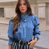 BLUSA CUELLO NIDO DENIM CLARO