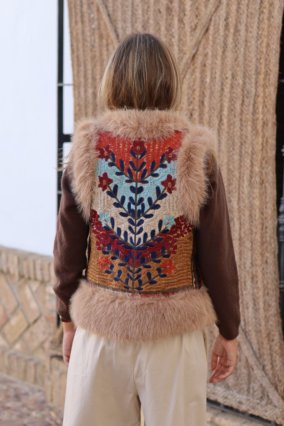 CHALECO PELO CAMEL ESTAMPADO