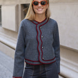 CHAQUETA SUIZA GRIS