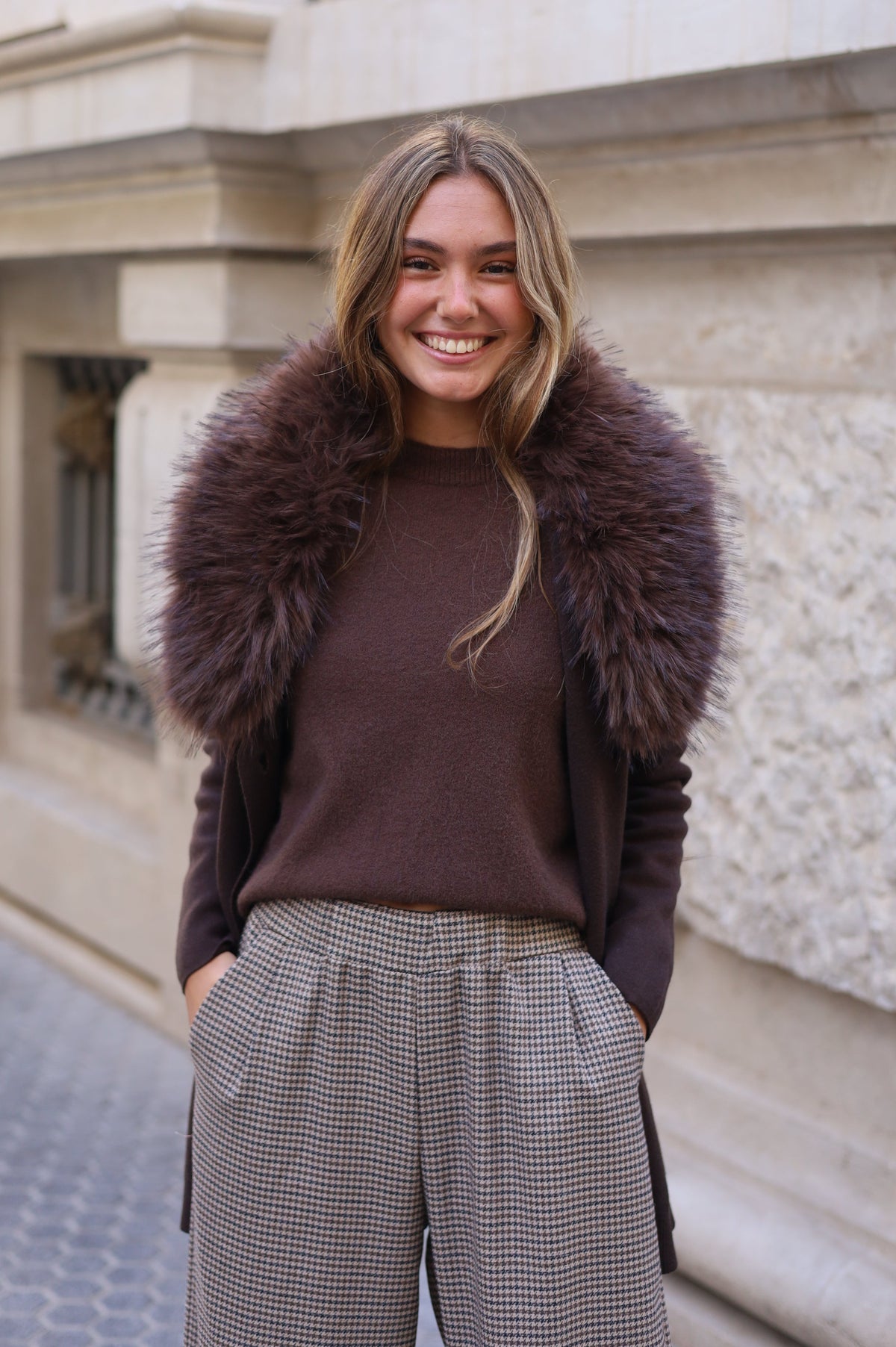 CHAQUETA CUELLO DE PELO MARRÓN