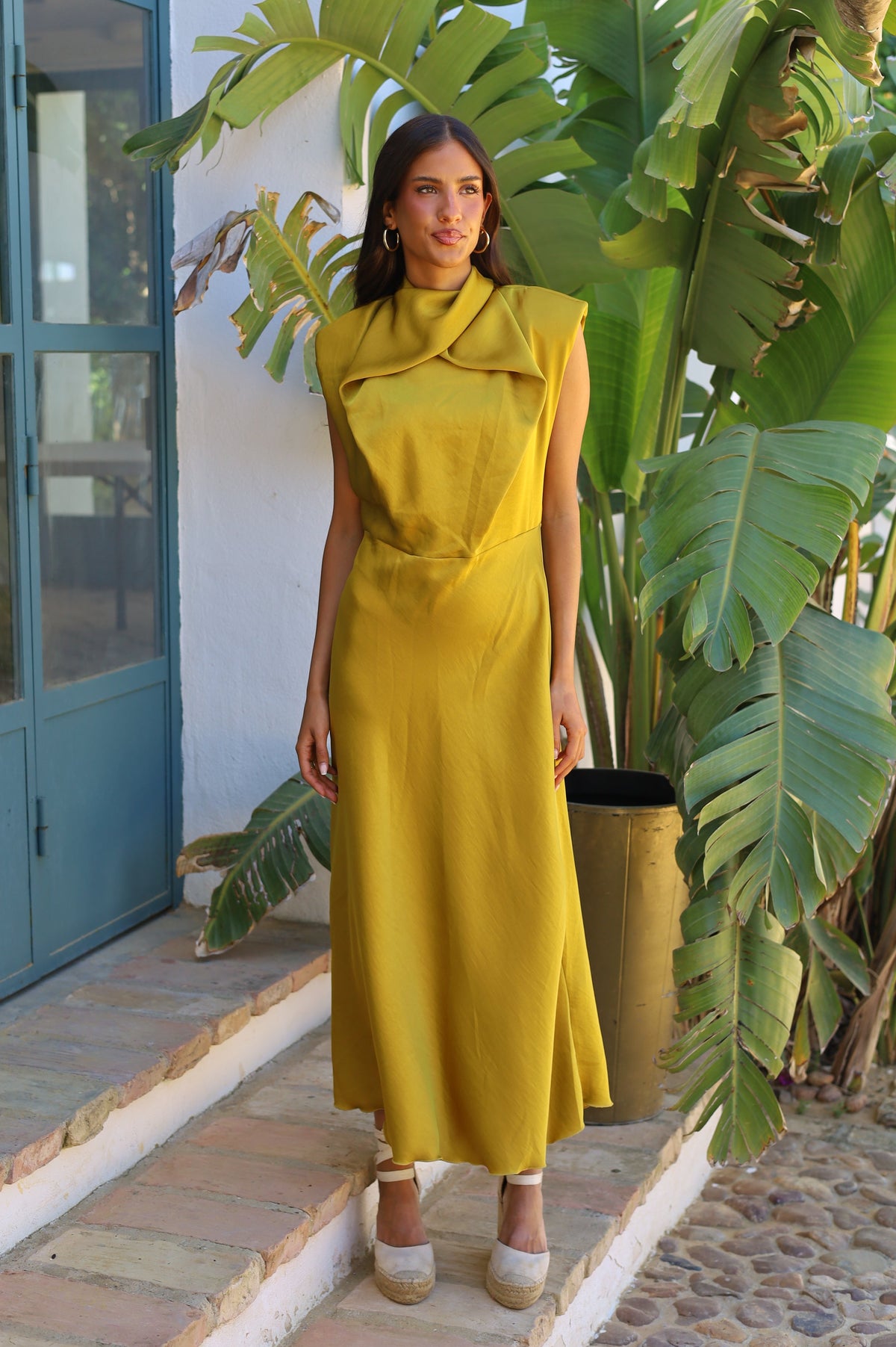 VESTIDO CARMEN SATINADO MOSTAZA