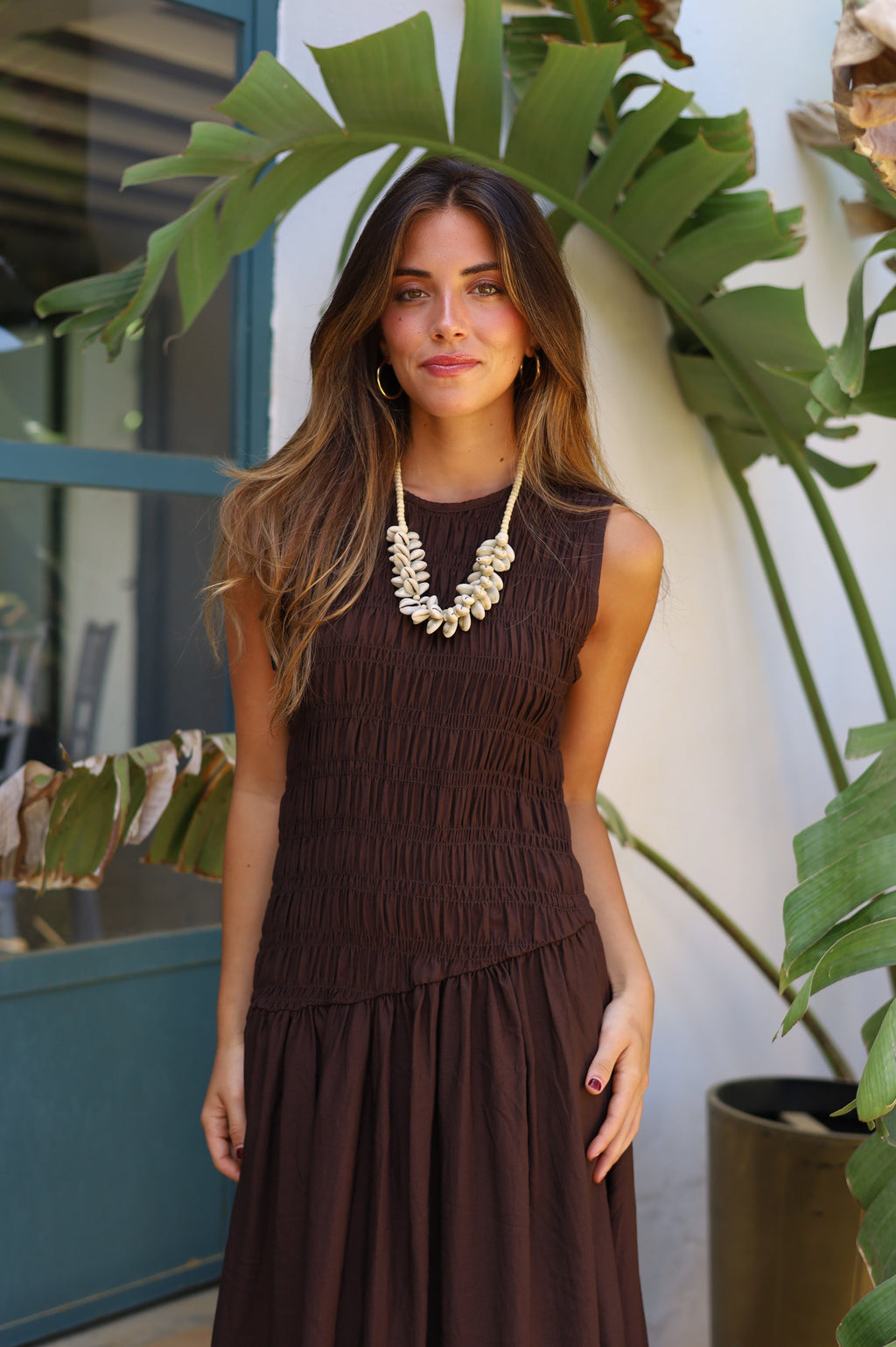 VESTIDO NIDO ASIMETRICO MARRON
