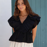 BLUSA VOLANTES NEGRA