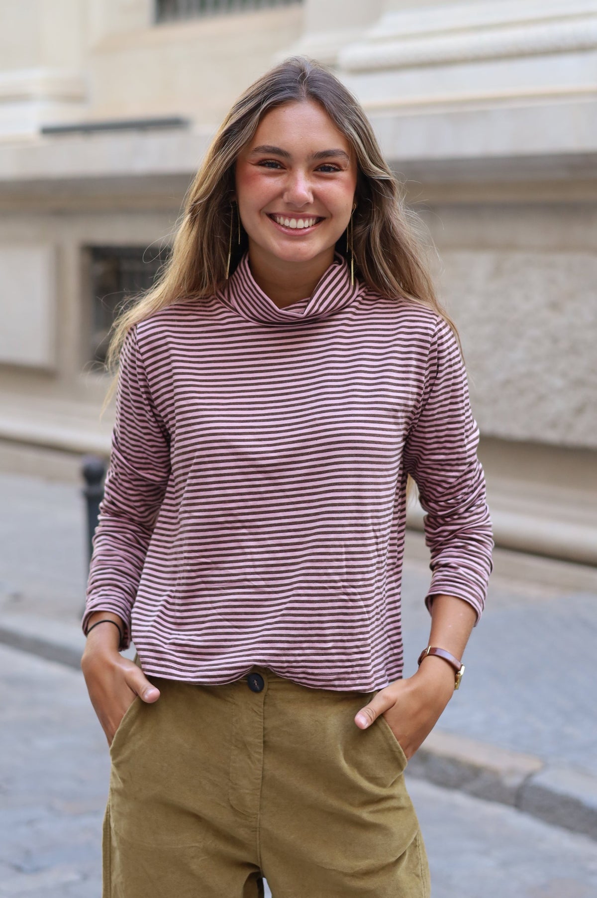 CAMISETA CUELLO VUELTO RAYAS ROSA