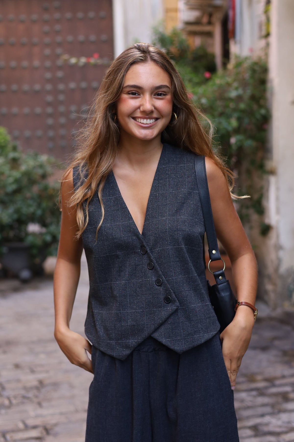 CHALECO CRUZADO CUADROS GRIS