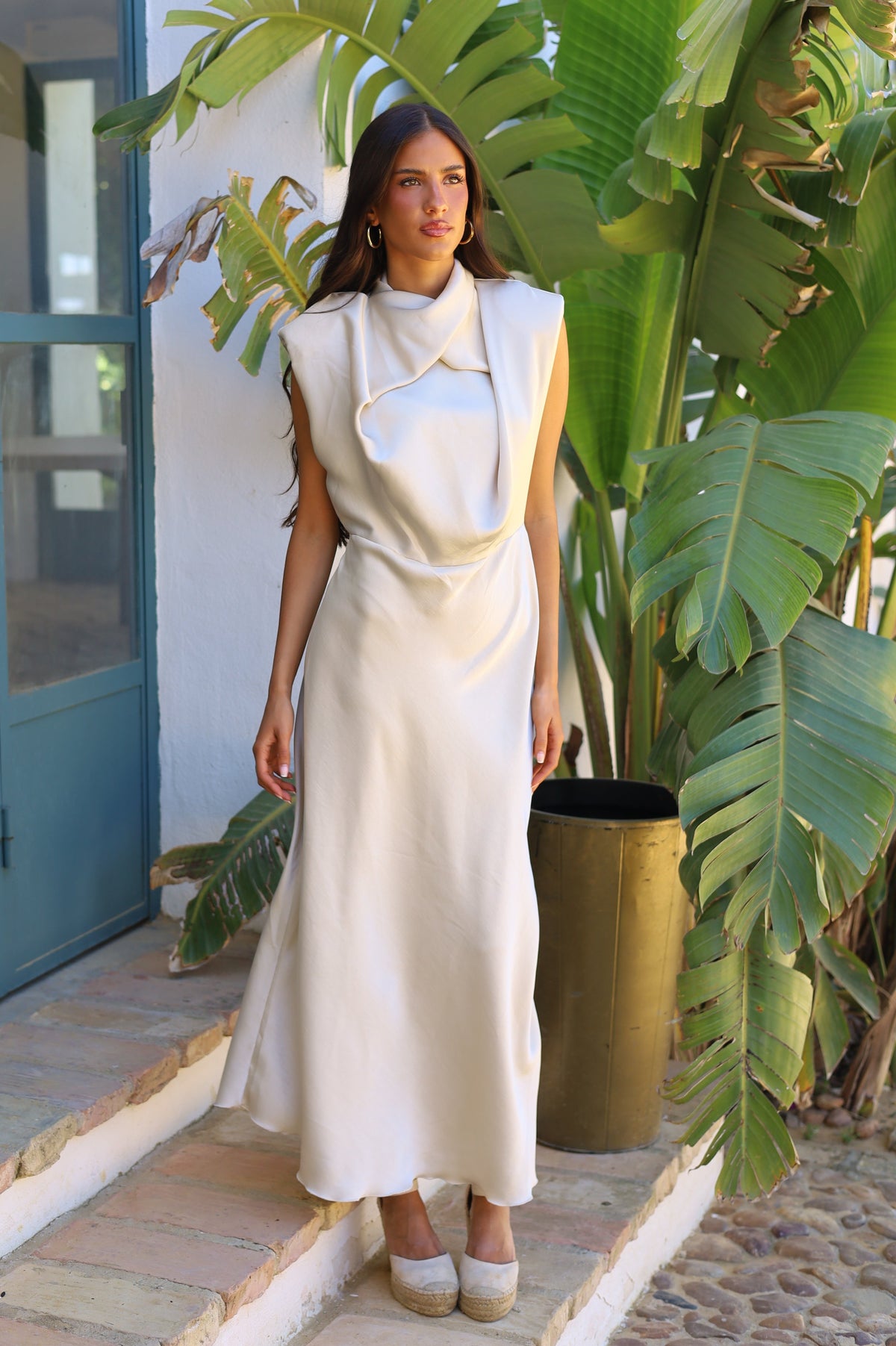 VESTIDO CARMEN SATINADO CRUDO