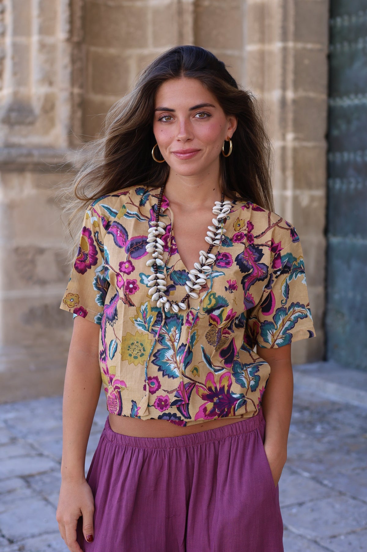 BLUSA FLORES MOSTAZA