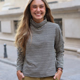 CAMISETA CUELLO VUELTO RAYAS NEGRA