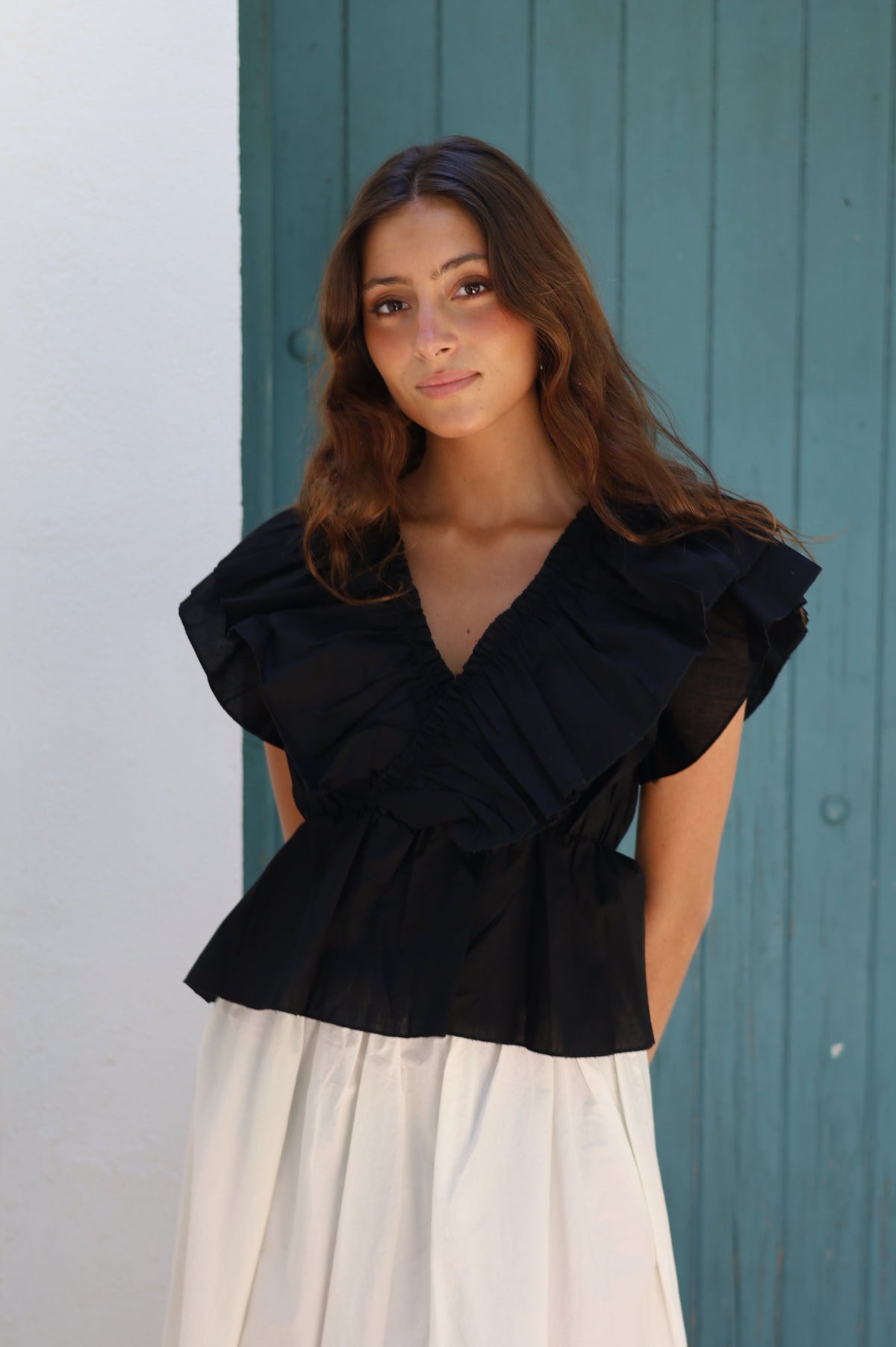 BLUSA VOLANTES NEGRA