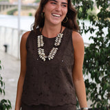 TOP PERFORADO MARRON