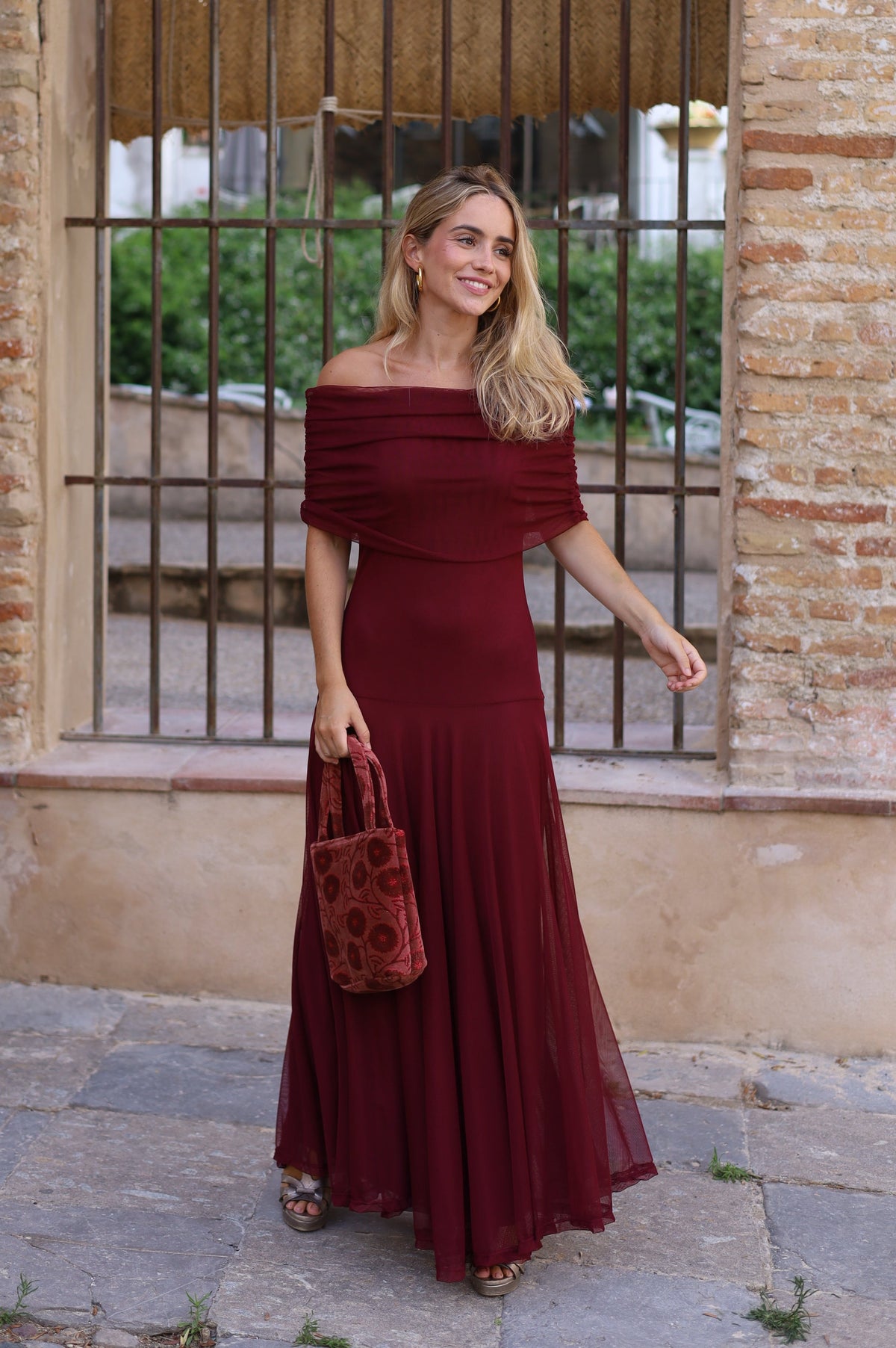 VESTIDO BARCO TUL VINO