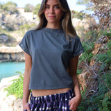 CAMISETA CROPPED GRIS