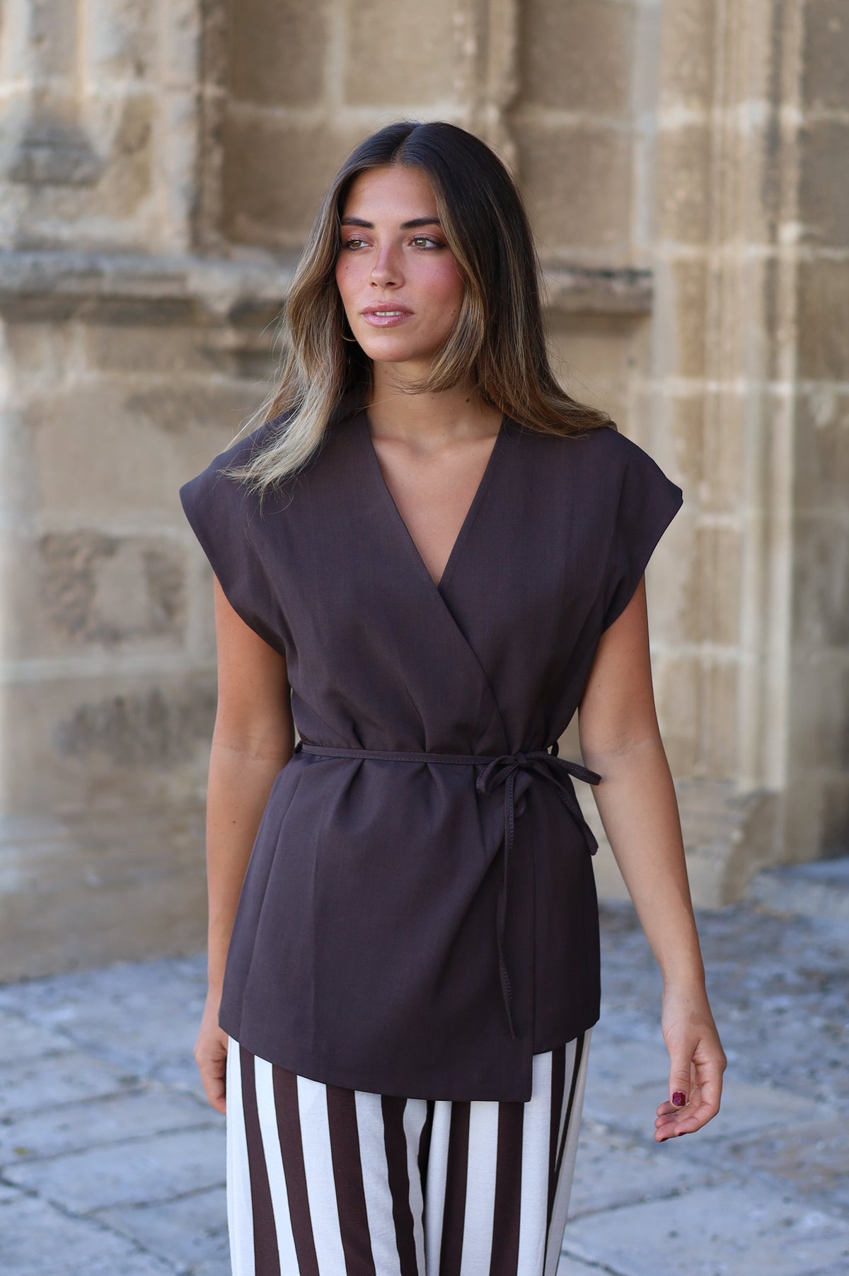 CHALECO OLVERA MARRON
