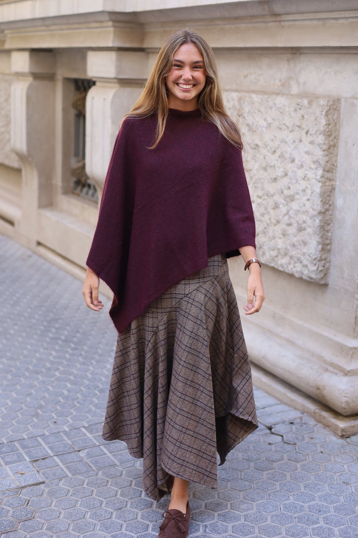 PONCHO ELENA VINO