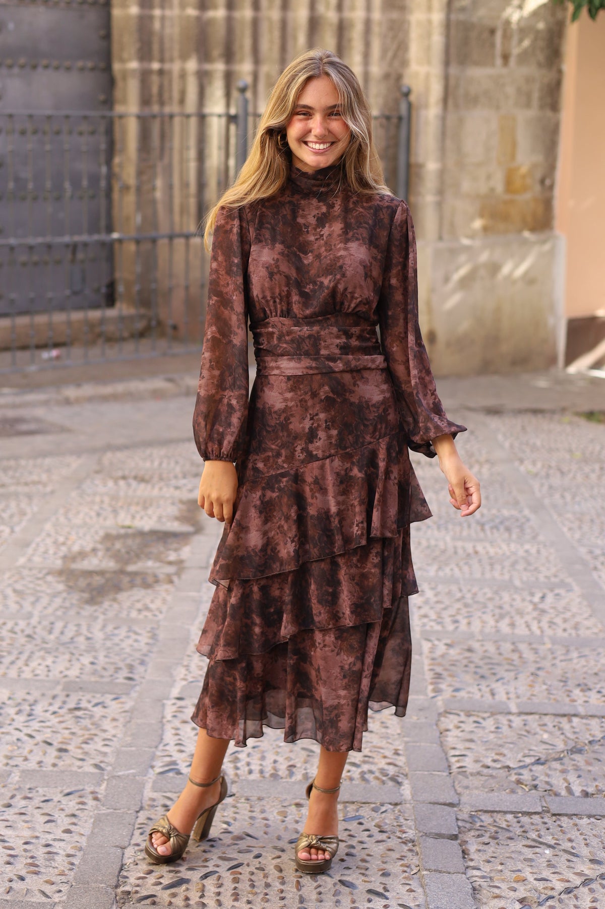 VESTIDO FUENTEBRAVIA MARRON