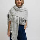 PONCHO FLECOS GRIS CLARO