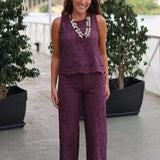 PANTALON PERFORADO BERENJENA