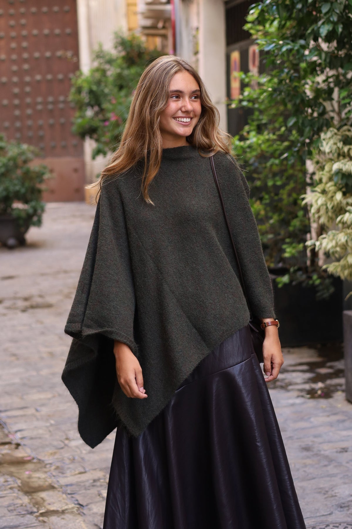PONCHO ELENA CACERIA