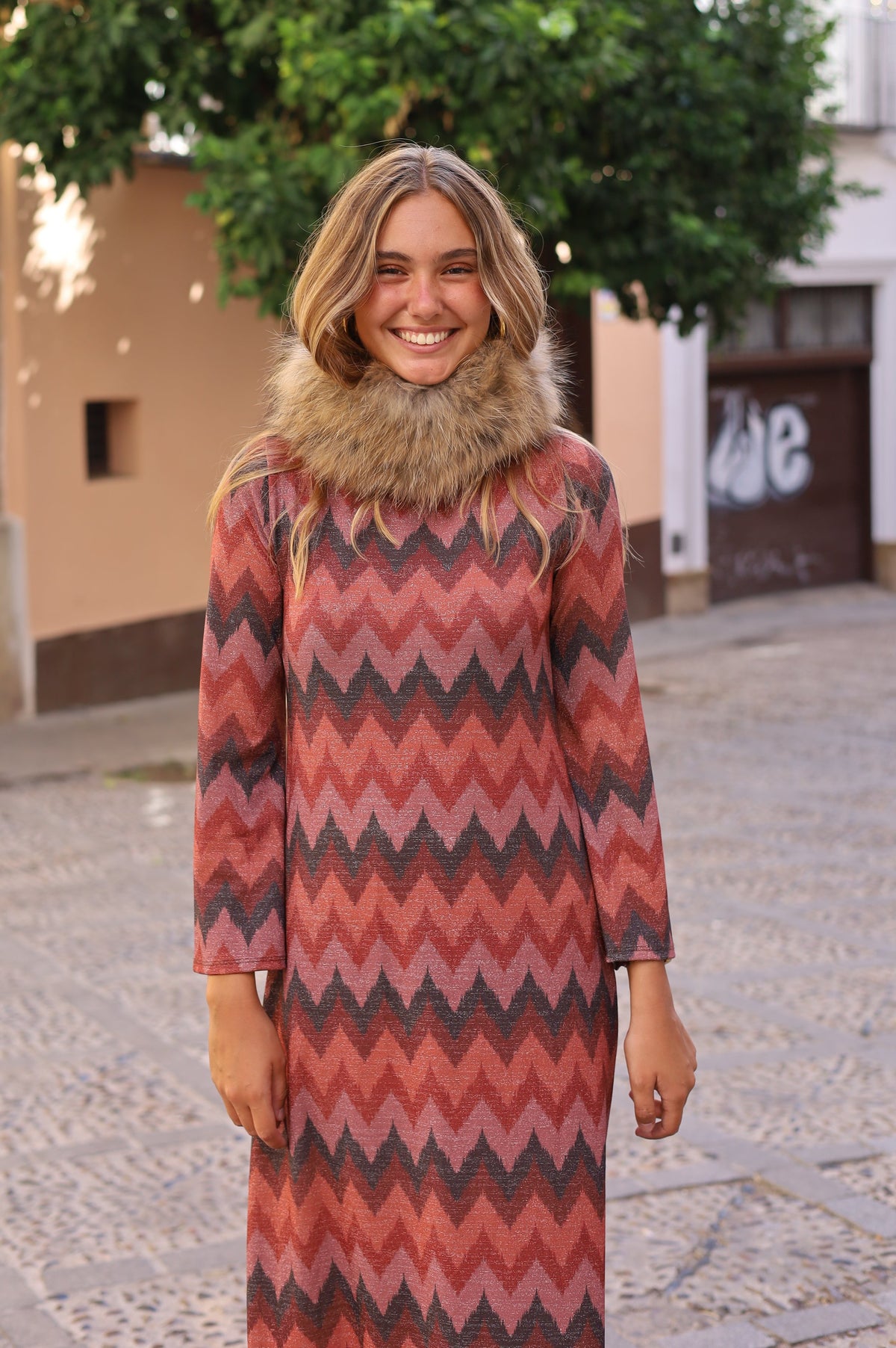 VESTIDO ZIGZAG LUREX TIERRA