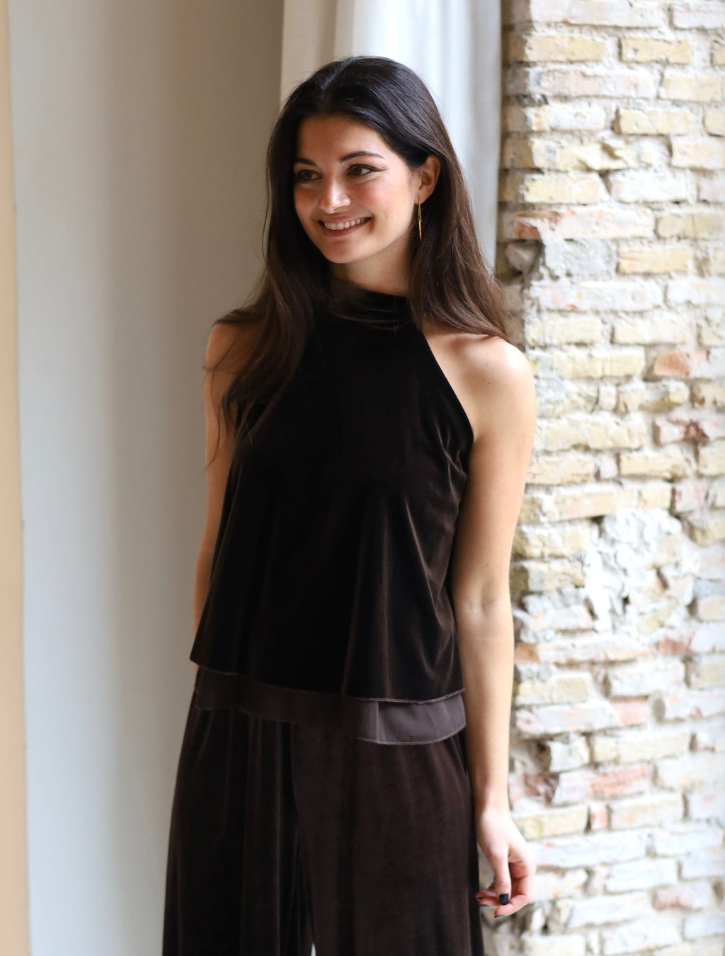 TOP HALTER TERCIOPELO MARRON