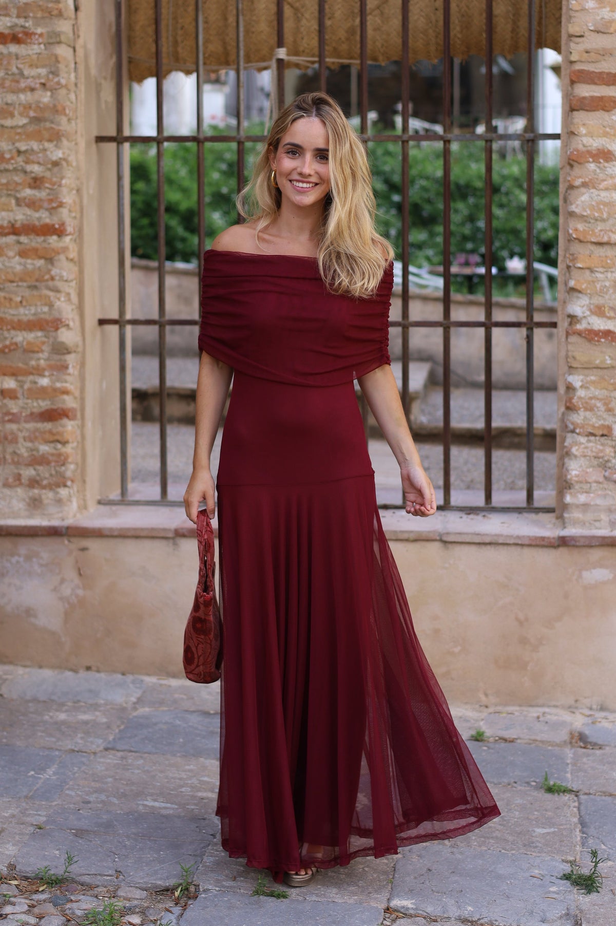 VESTIDO BARCO TUL VINO
