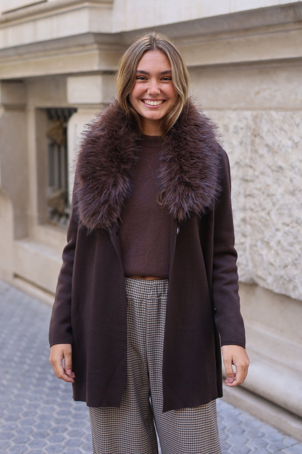 CHAQUETA CUELLO DE PELO MARRÓN