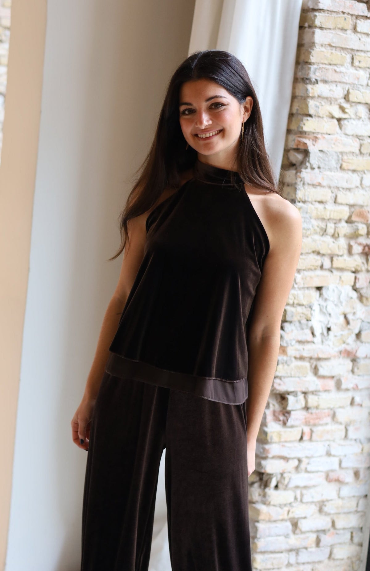 TOP HALTER TERCIOPELO MARRON