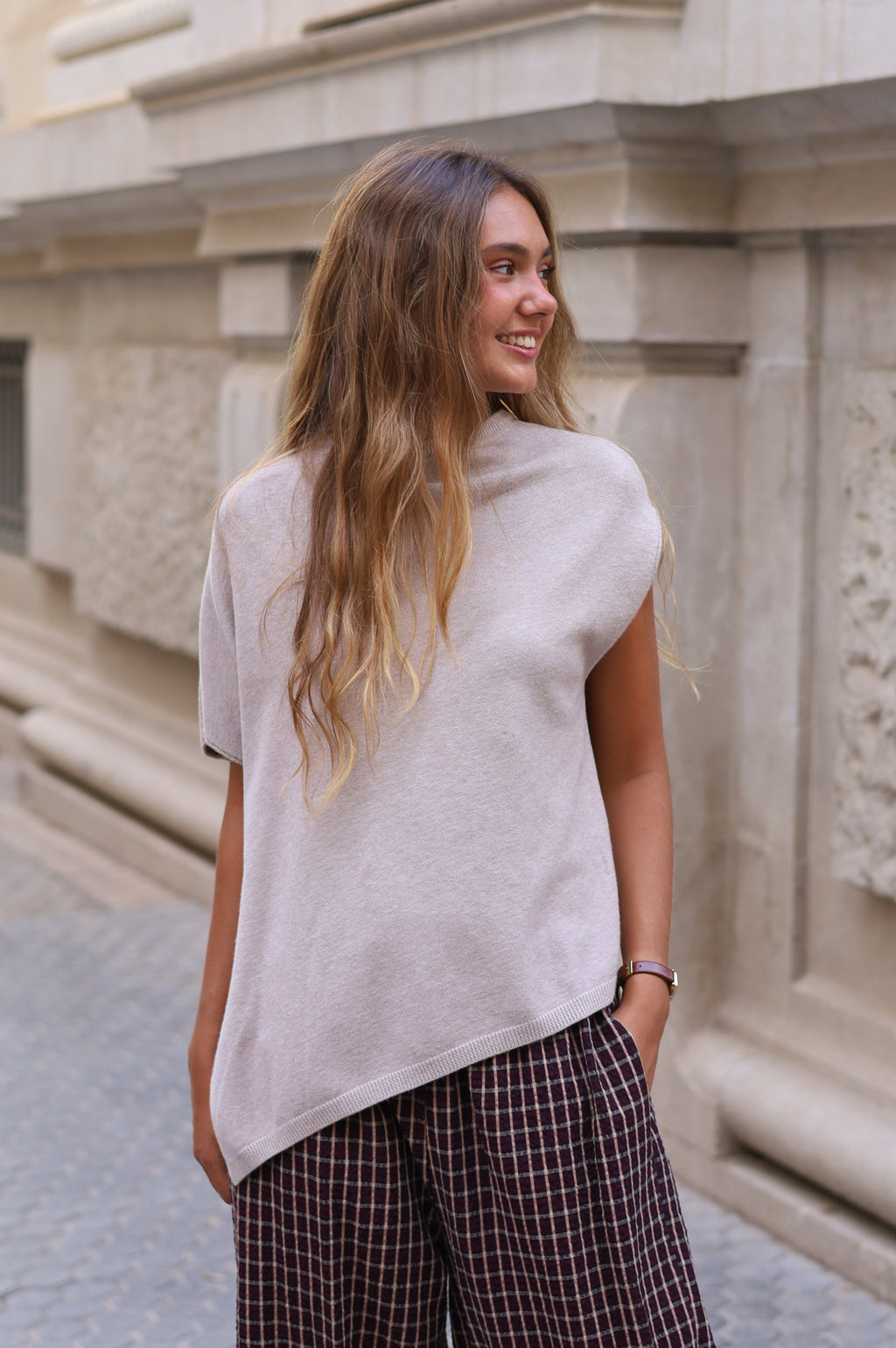 JERSEY ASIMÉTRICO BEIGE