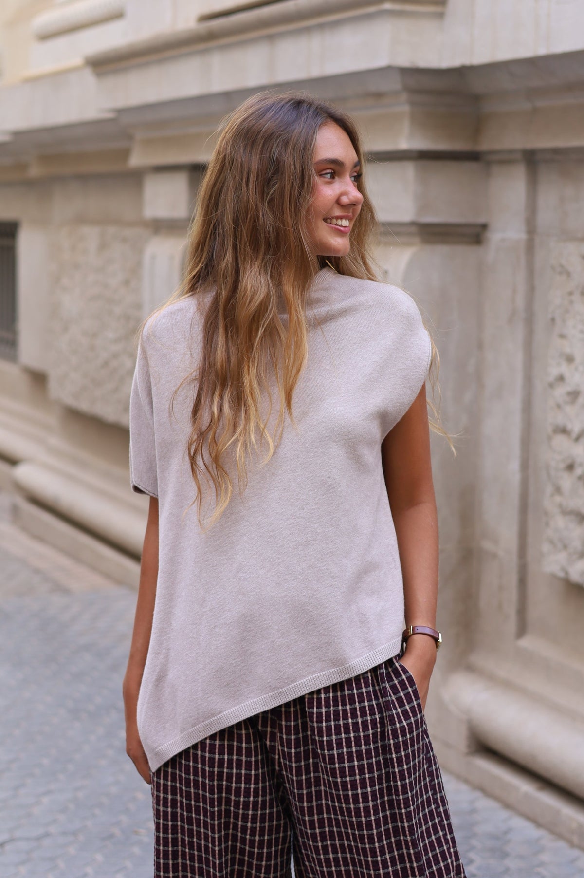 JERSEY ASIMÉTRICO BEIGE