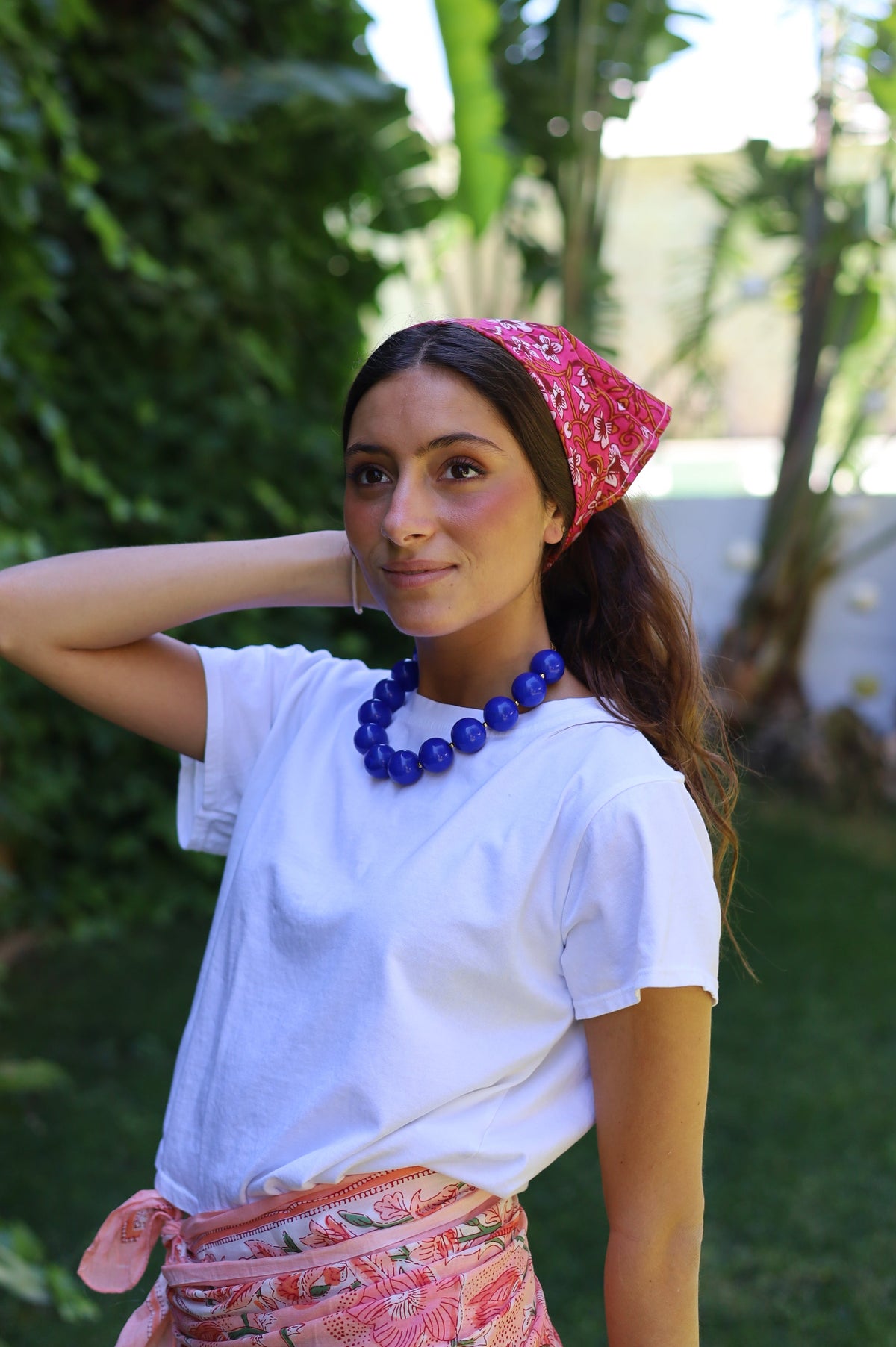 PAÑUELO PEQUEÑO FUCSIA FLORES ROSA