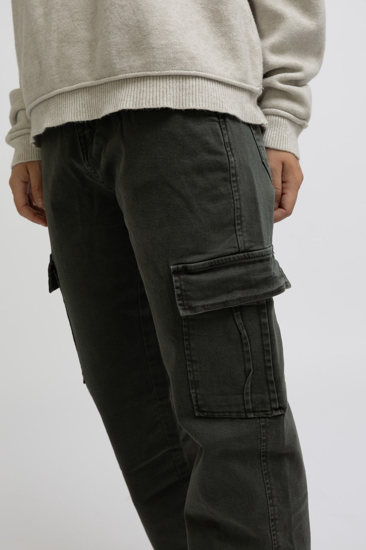 PANTALON CARGO VERDE OSCURO