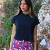 CAMISETA CROPPED NEGRA
