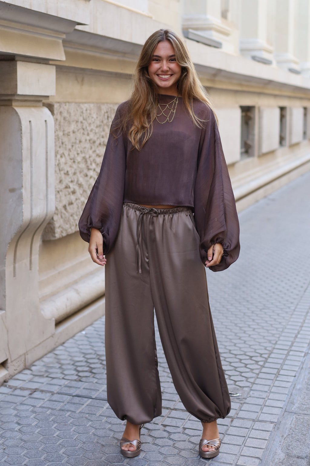 PANTALÓN SATINADO CHAMPAGNE